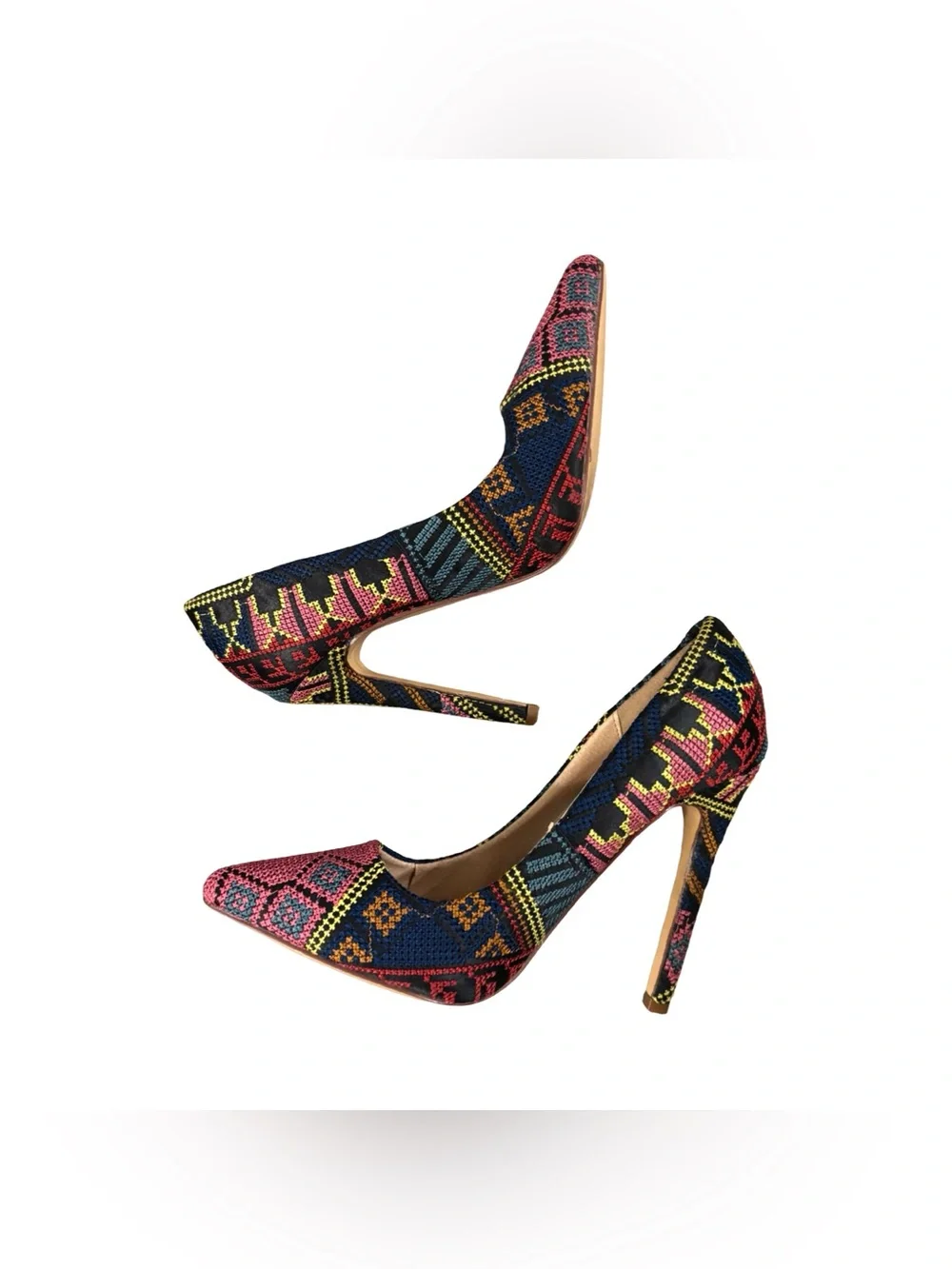Multi-Color Aztec Artsy Patterned Fabric Tapestry Pointed Toe High Heels Sz 6.5
